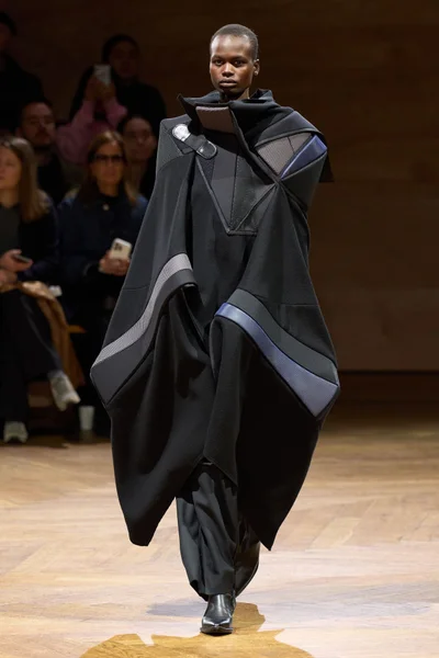 Look 27